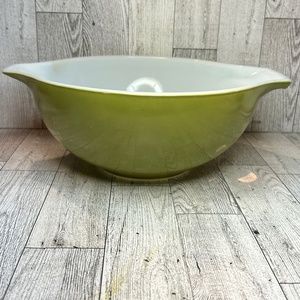 PYREX Avocado Green 2-1/2qt Mixing Bowl